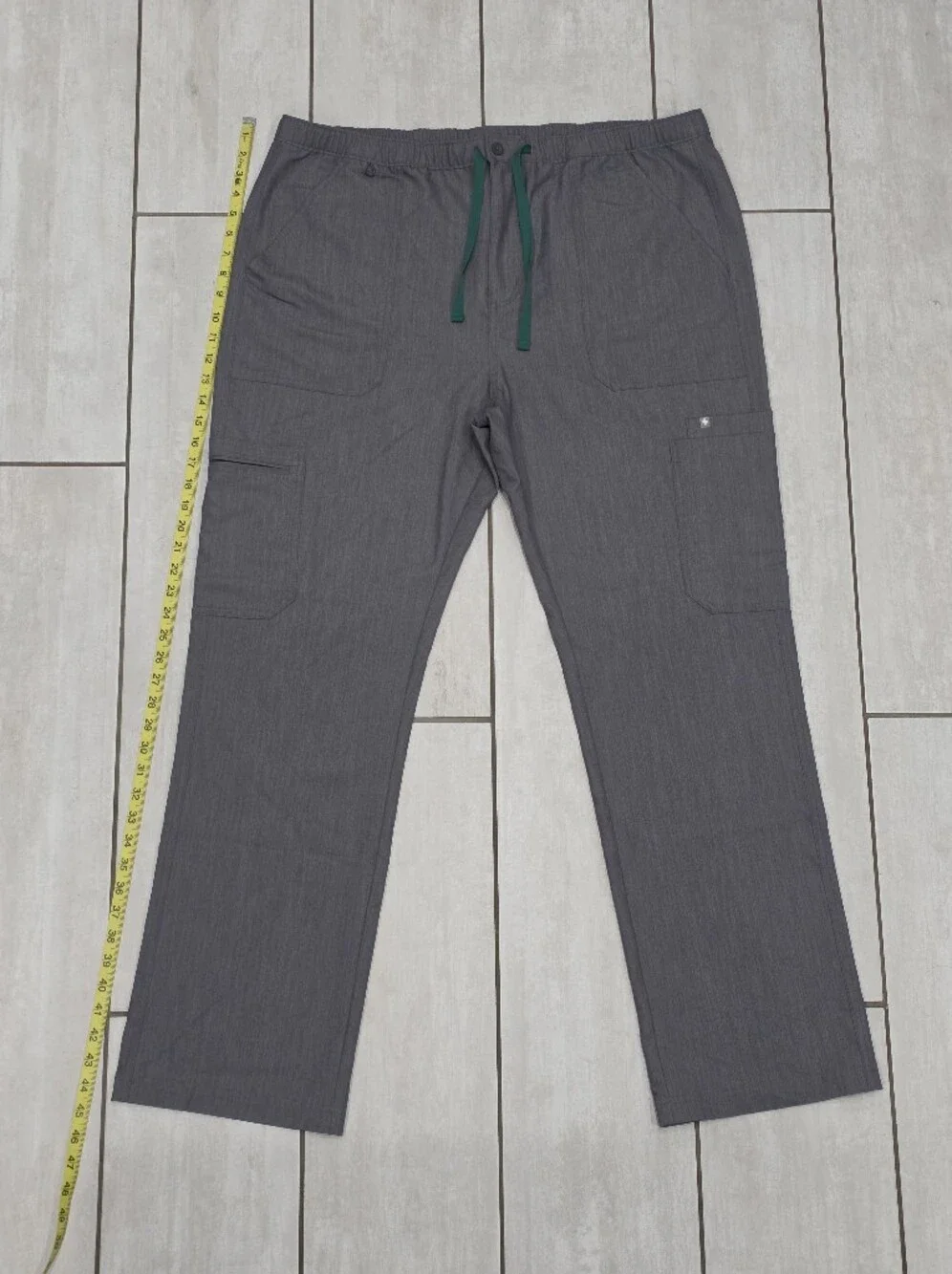 NWOT FIGS Men’s Cairo Cargo Scrub Pants Graphite Gray XXL Technical Collection